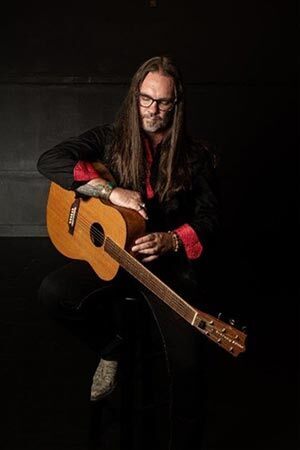 Bo Bice promotional portrait for Ramblin' Gamblin' Man